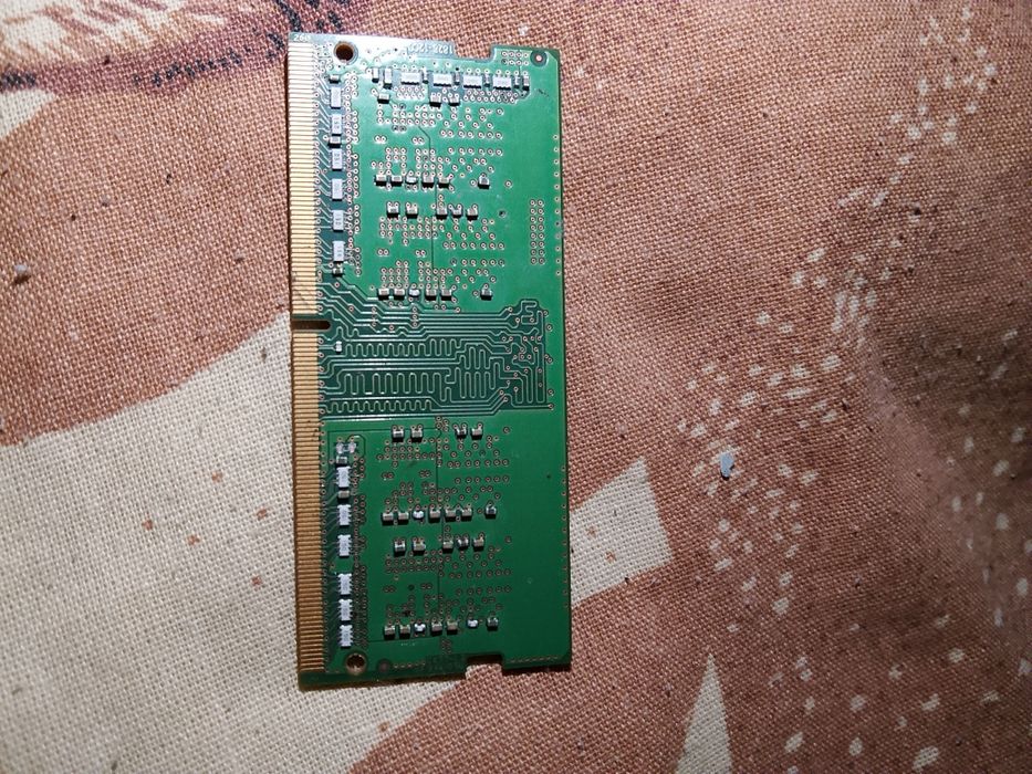 Планка 16gb ddr4 2667mhz, працює повністю