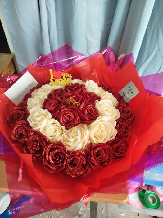 Ramos de rosas de cetim