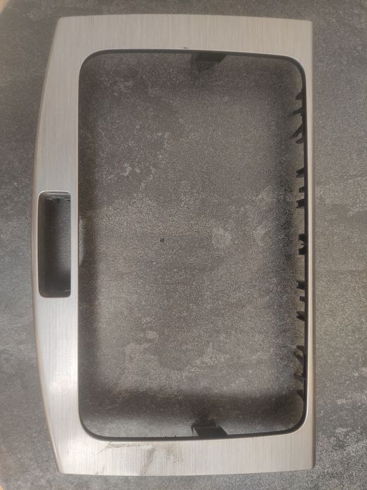 Рамка магнітоли VW Passat B7