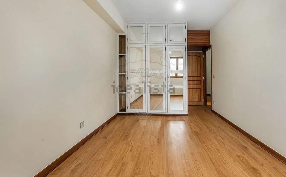 Estudantes e professores- Alugo quarto na Boavista/Serralves