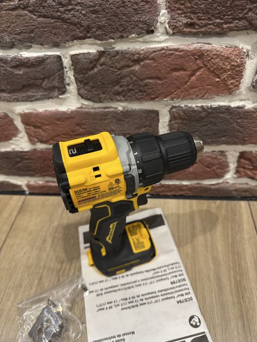Бесщёточная дрель шуруповерт DeWALT DCD794b