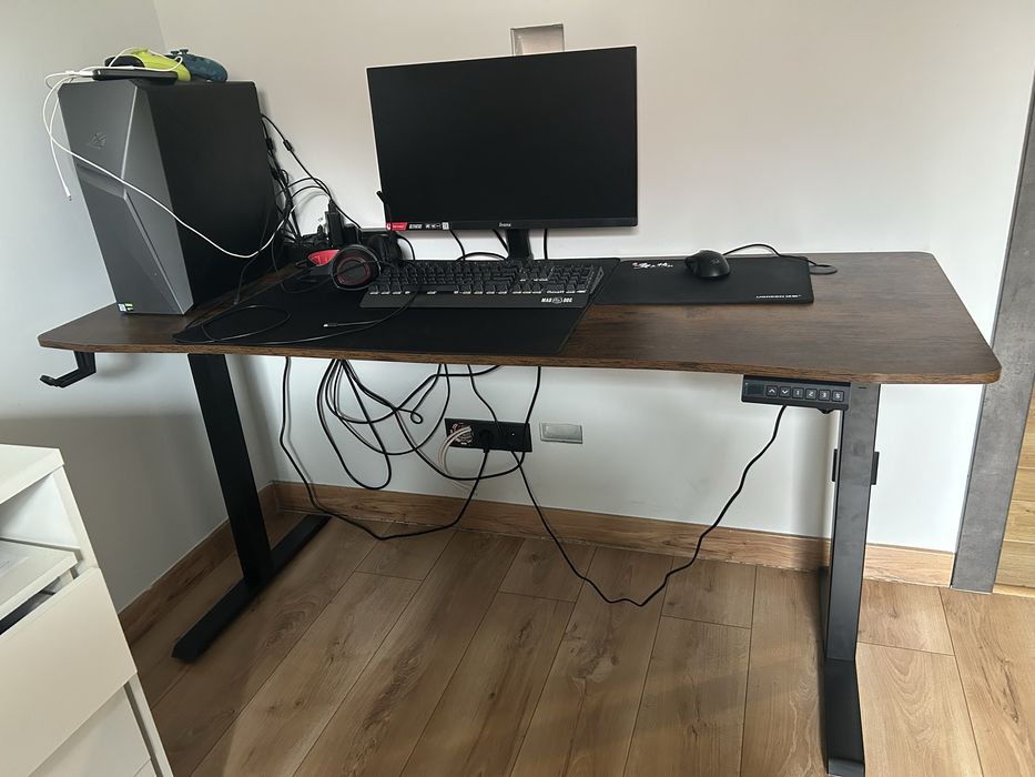 Biurko elektryczne podnaszone