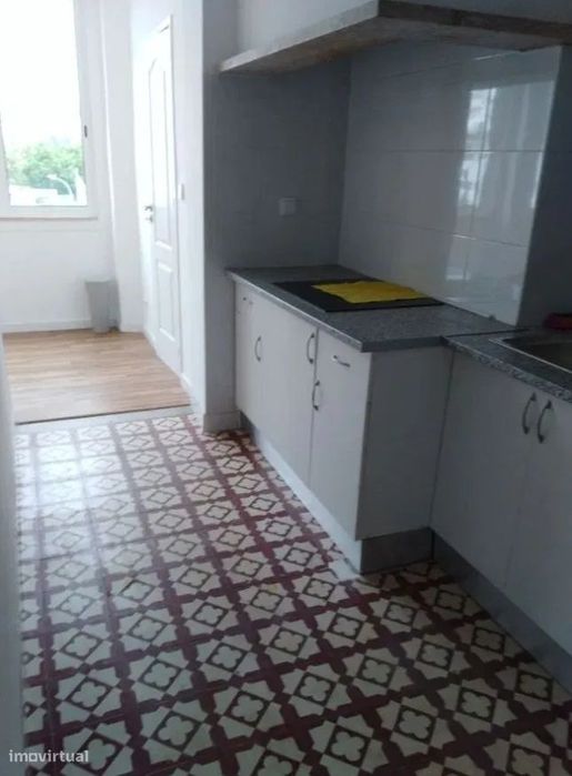 Excelente Apartamento de 4 assoalhadas sito nas Avenidas Novas