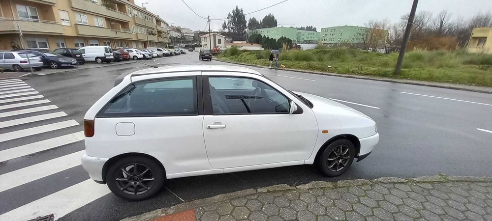 Vendo seat ibiza 1900 6k3 bom estado