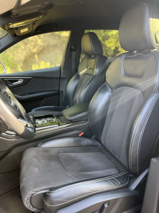 Продам Audi Q8  2018