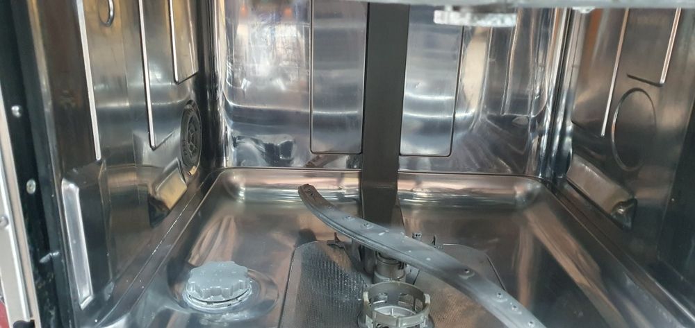 Посудомийка машина Whirlpool 6th sense