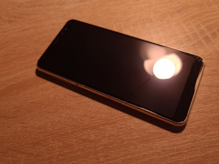 Samsung a8 2018 32/4 телефон самсунг а8 2018