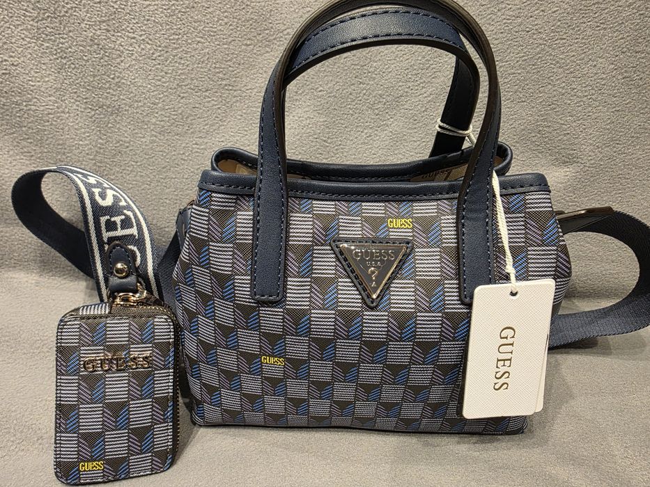 Torebka granatowa guess nowa z dodatkami