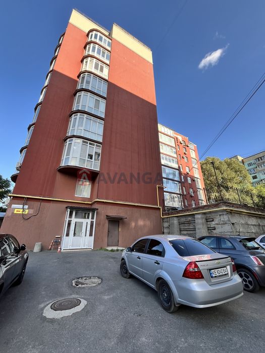 Продам 4-комнатную квартиру в центре Днепра