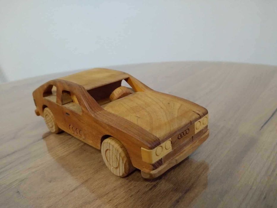 Audi auto z drewna, drewniane