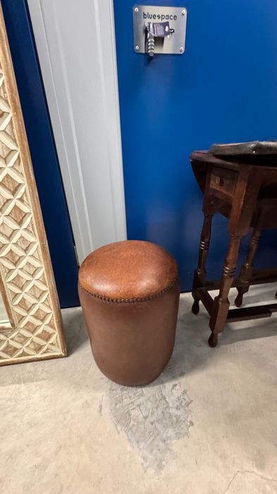 Puff de couro vintage