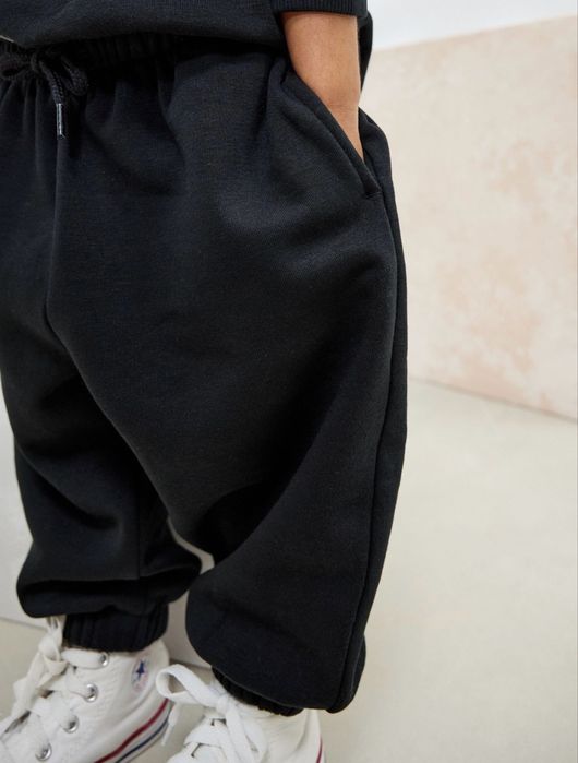 Костюм дитячий  92-116р чорний  NEXT 98/104 світлий Некст, в наявності