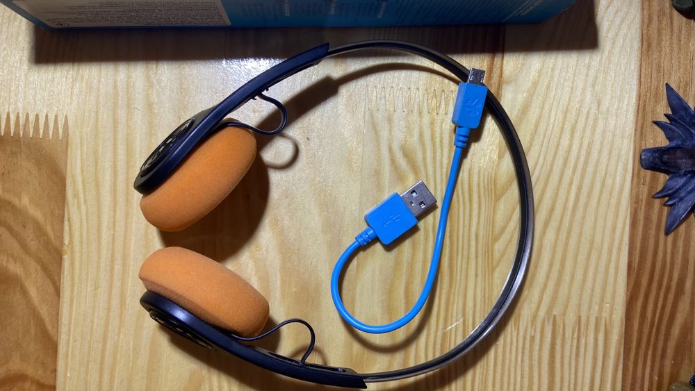 Bluetooth Навушни JLAB Rewind Wireless Retro Headphones