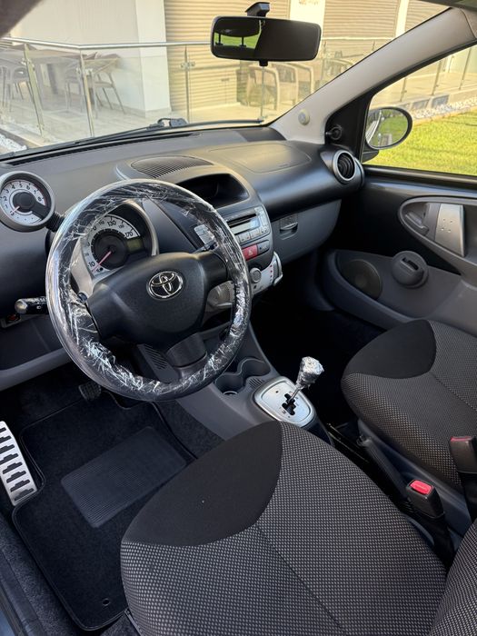 Toyota Aygo Automático • Apenas 59 mil km c/ histórico • Full Extras • Embreagem Nova • AC • Nacional