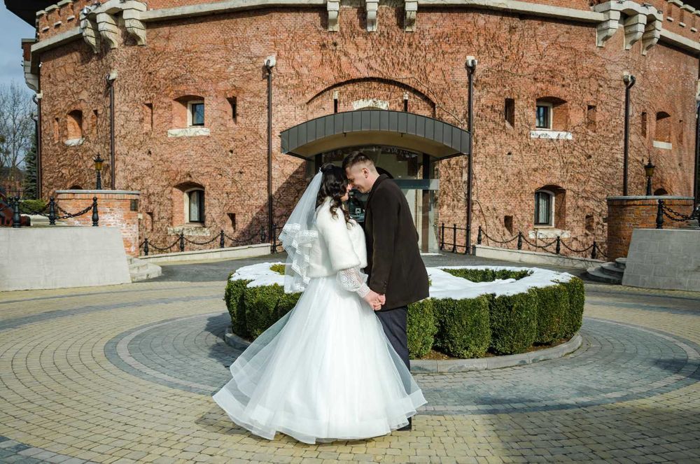 Продається весільна сукня