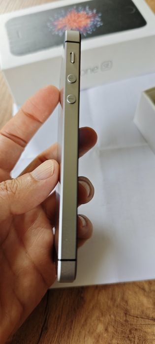 iPhone SE Space Grey 32GB