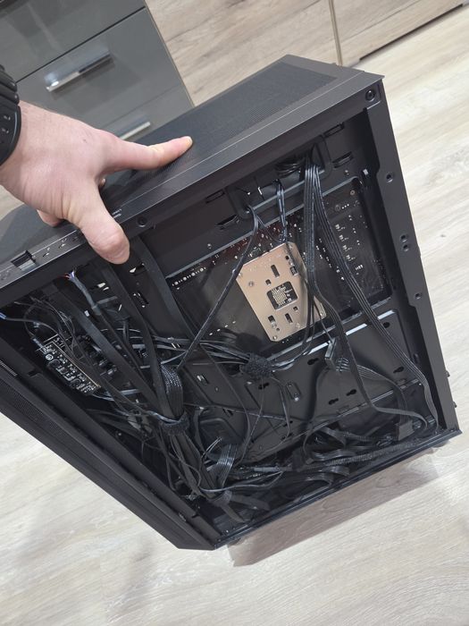 Komputer do gier RTX 4070 SUPER R5 7600X