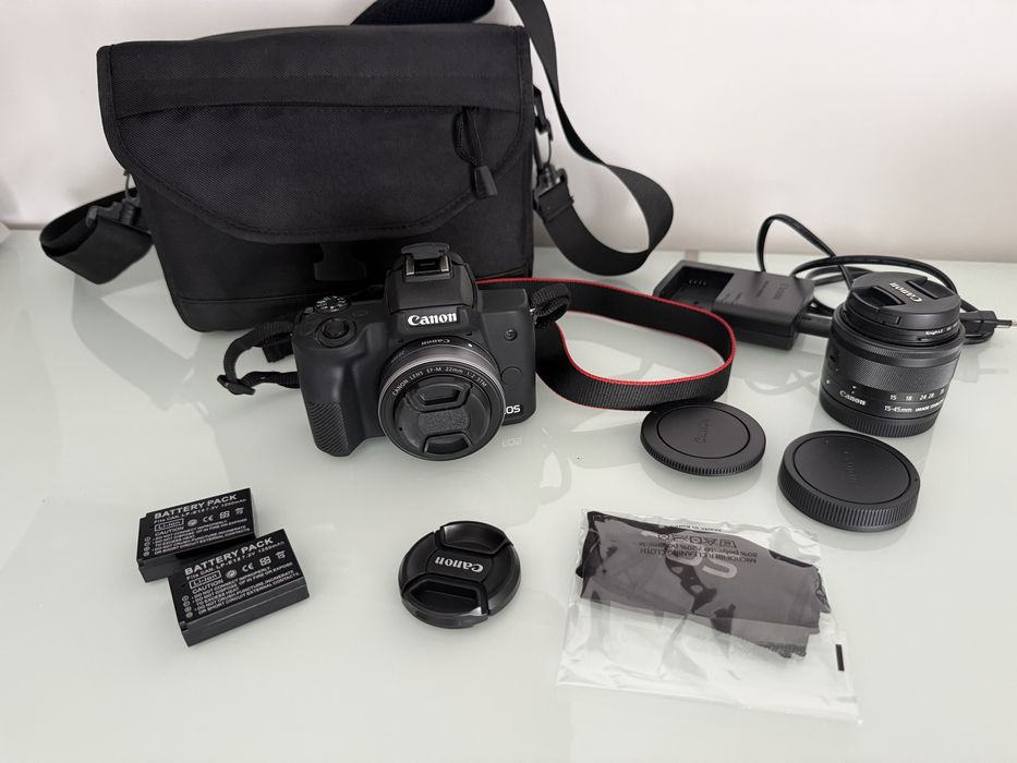 Canon EOS M50 + 2 Objetivas + 2 Baterias Extra + Mala | Como Nova