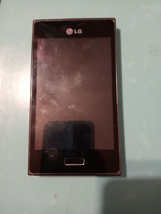 Telefon LG-sprawny.