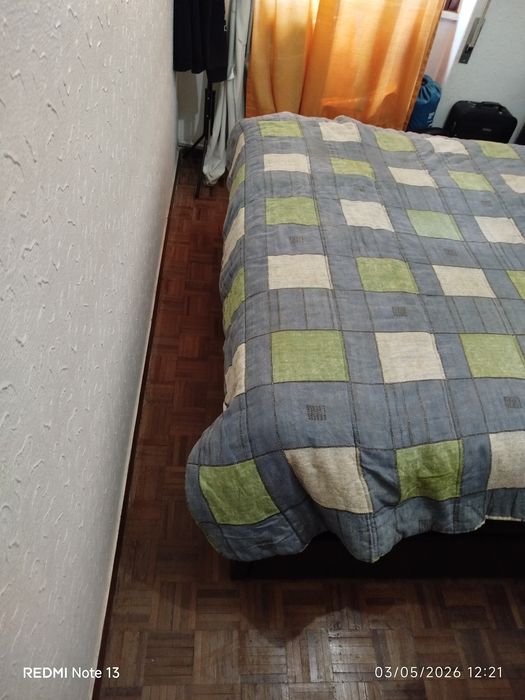 Cama de casal XL com 4 gavetas, estrado e colchão — 200€