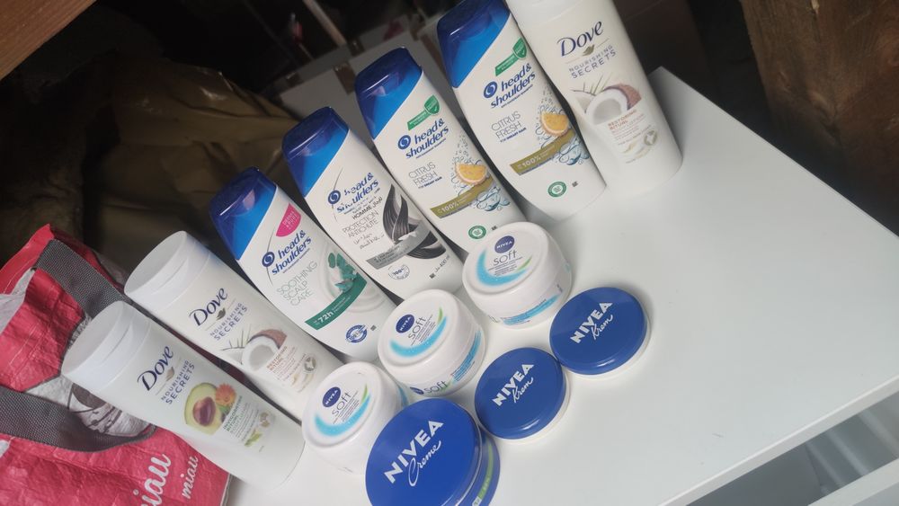 Paczka chemii szampony balsamy Nivea krem