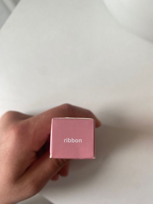 Błyszczyk balsam do ust Rhode Ribbon limitowany