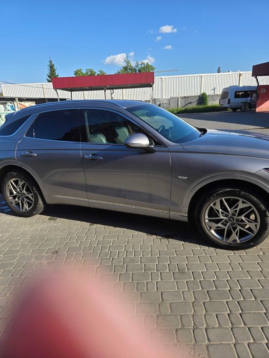 Автомобиль Genesis gv70
