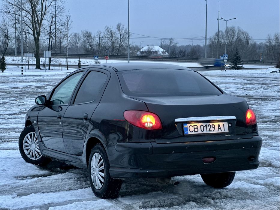 Peugeot 206 2007р 1.4 бензин