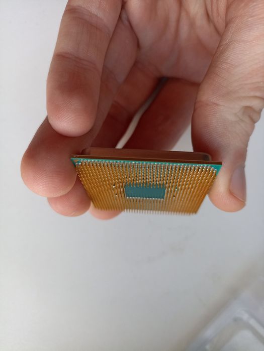 Процессор Ryzen 5 2400g (кулер и/или башня в подарок)