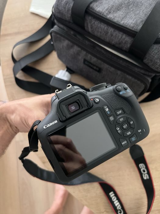 Canon EOS Rebel T7