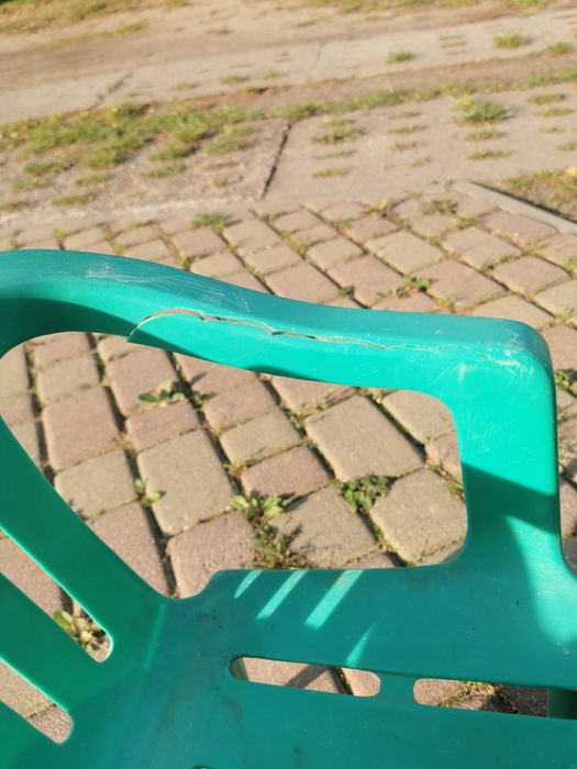 Stolik dziecięcy plus dwa krzesła