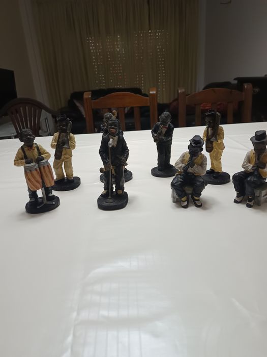 Figuras de porcelana.8 peças.