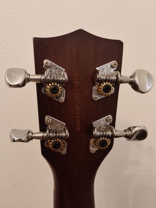 Ukulele Kala KA-15C + Pokrowiec i kapodaster