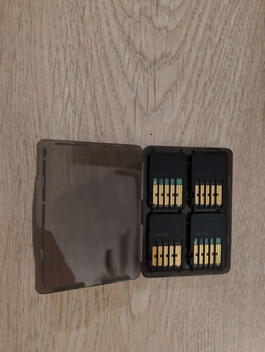 Кейси для картриджів nintendo switch