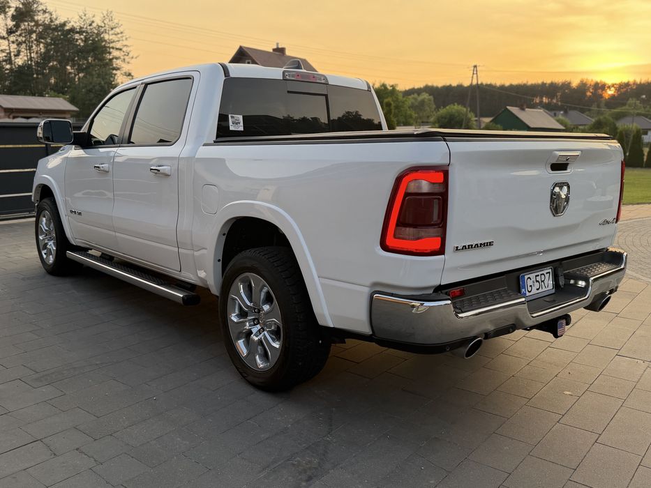 Dodge Ram 1500 5.7Lpg Laramie radio 12” 58tys km hak full led asystent