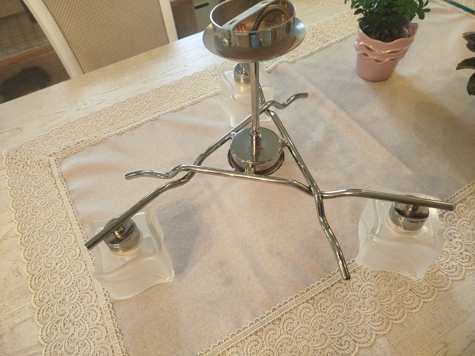 Lampa sufitowa z kloszami