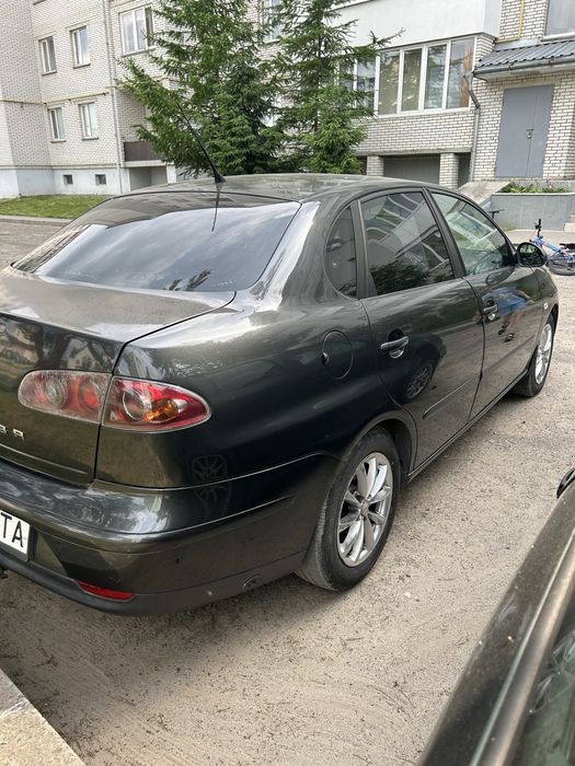 Сеат Кордоба седан б. у .