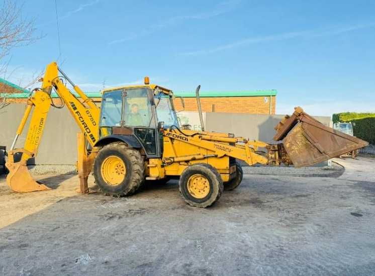 Екскаватор - навантажувач NEW HOLLAND (JCB 3CX)