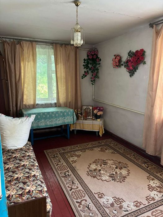 Продам цегляний будинок на три кімнати в затишному місці, село Лисівка.