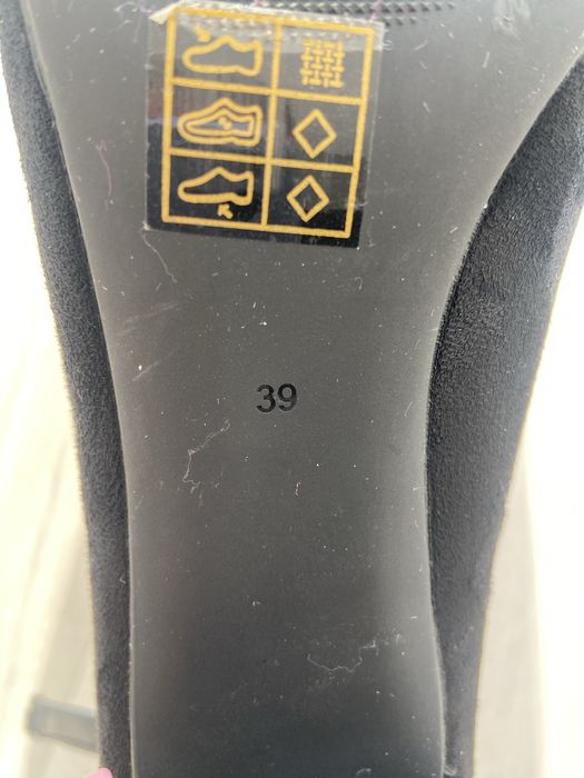 Продам туфлі