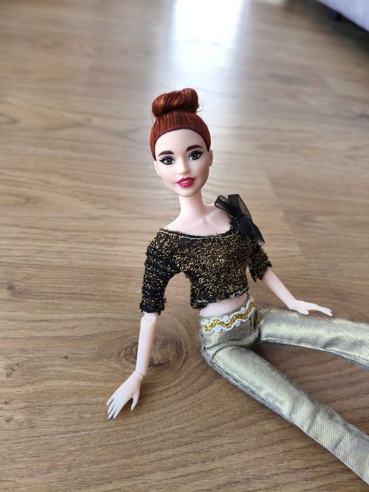 Lalka Barbie Styled by Marnie Senofonte na artykułowanym ciałku
