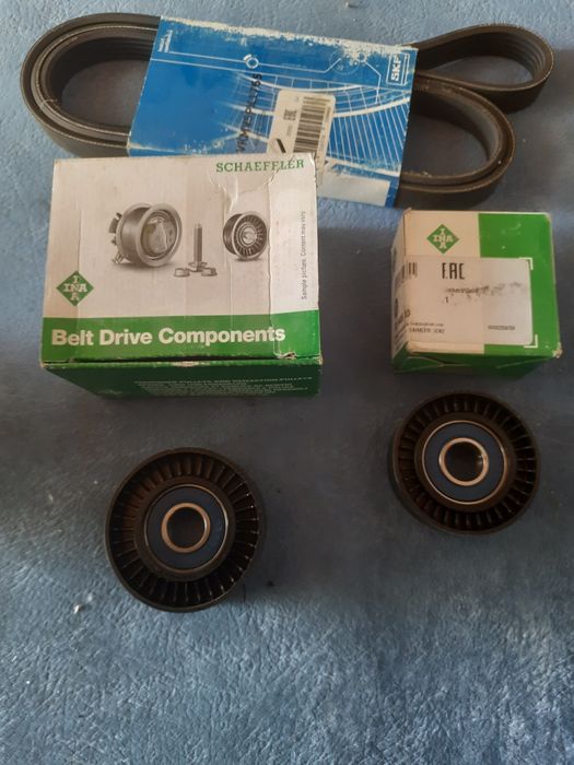 Ремінь ГРМ. Натяжні і обвідні ролики до Mercedes SCHAEFFLER