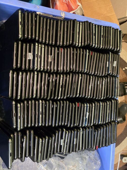 Нові Смартфони Huawei P20 4/128 GB Black 2сім в плівка є кількість