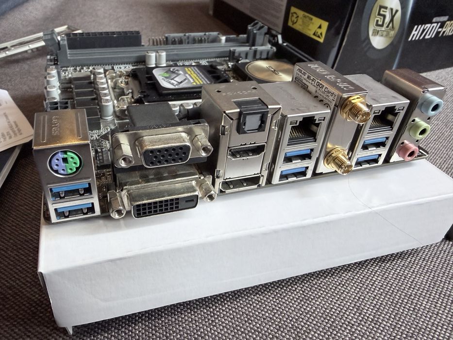 Материнська плата mini itx Asus H170I-PRO
