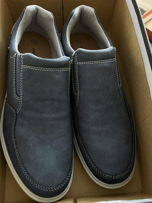 Чоловіче нове взуття з екошкіри