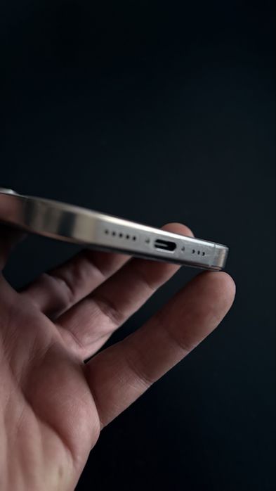 Iphone 16 Pro cinza titanium