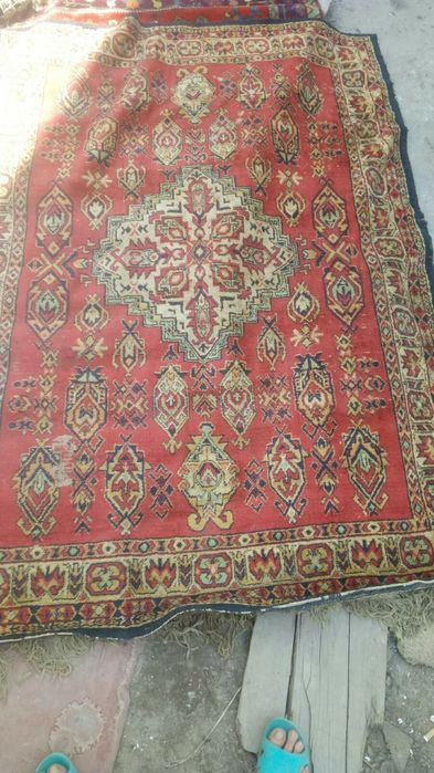 Большой ковёр 1.5 на 2.50 м. в спальню или зал