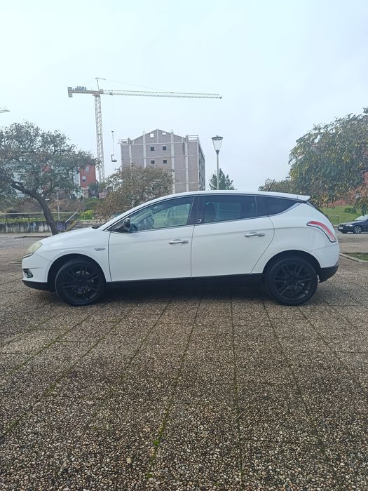 Lancia Delta 2.0 16v caixa de 6velocidades impecável  !!!