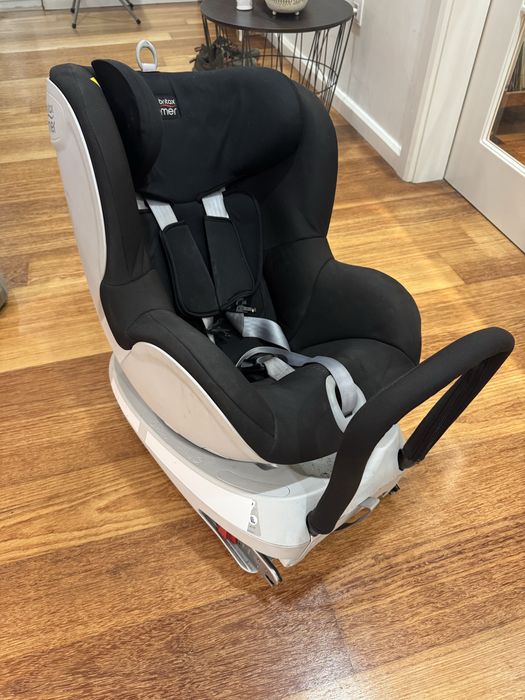Cadeira bebe Britax Römer - DualFix Cosmos Black ZS 360 isofix