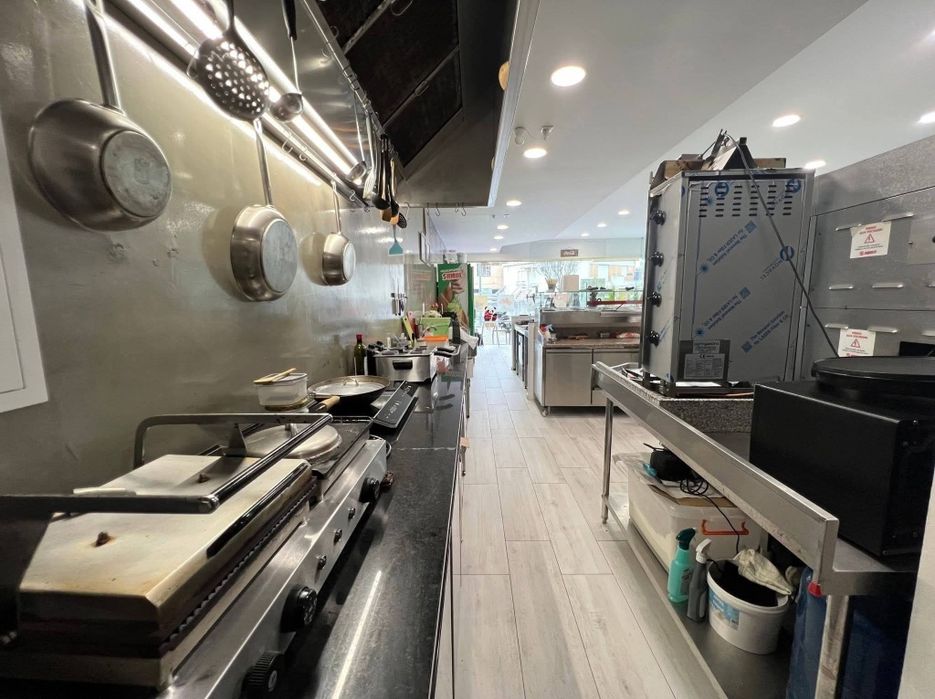Tresspasse,  resturante,takeaway,pizzaria,snackbar